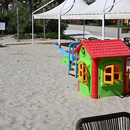 Luxury Premium Finese Hotel *