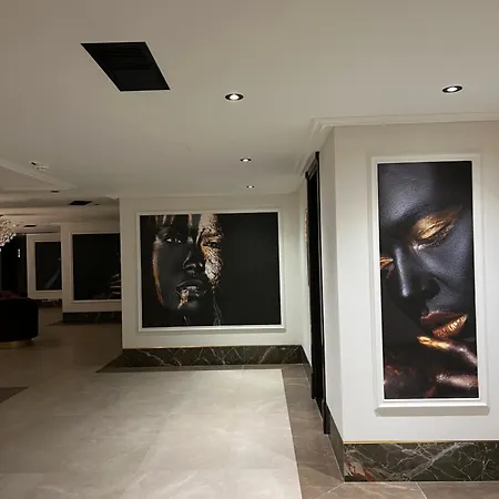 Luxury Premium Finese فندق *